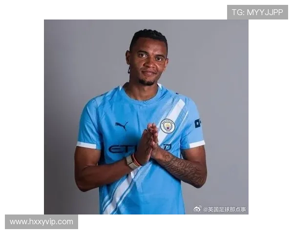 曼城定妆照集体搓手引热议:这是什么神秘仪式?(2) 曼城定妆照集体搓手引热议:这是什么神秘仪式?(2)