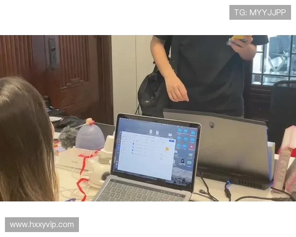 鏉颁鸡 - 鏍兼灄 1 宀佹贩琛€濂冲効棣栫櫥 Burberry 骞垮憡锛佽悓濞冨儚鐖稿儚濡堝紩鐑 鏉颁鸡 - 鏍兼灄 1 宀佹贩琛€濂冲効棣栫櫥 Burberry 骞垮憡锛佽悓濞冨儚鐖稿儚濡堝紩鐑